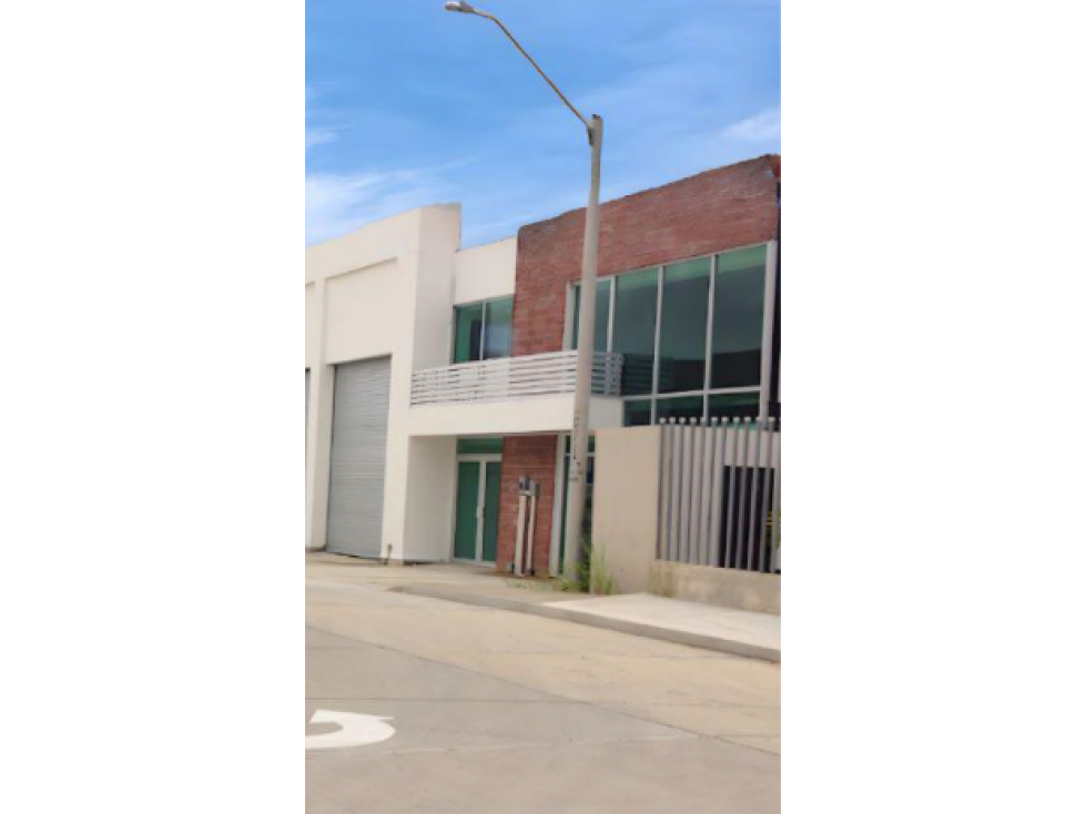 VENTA OFIBODEGAS 377 M2 EN TOCUMEN