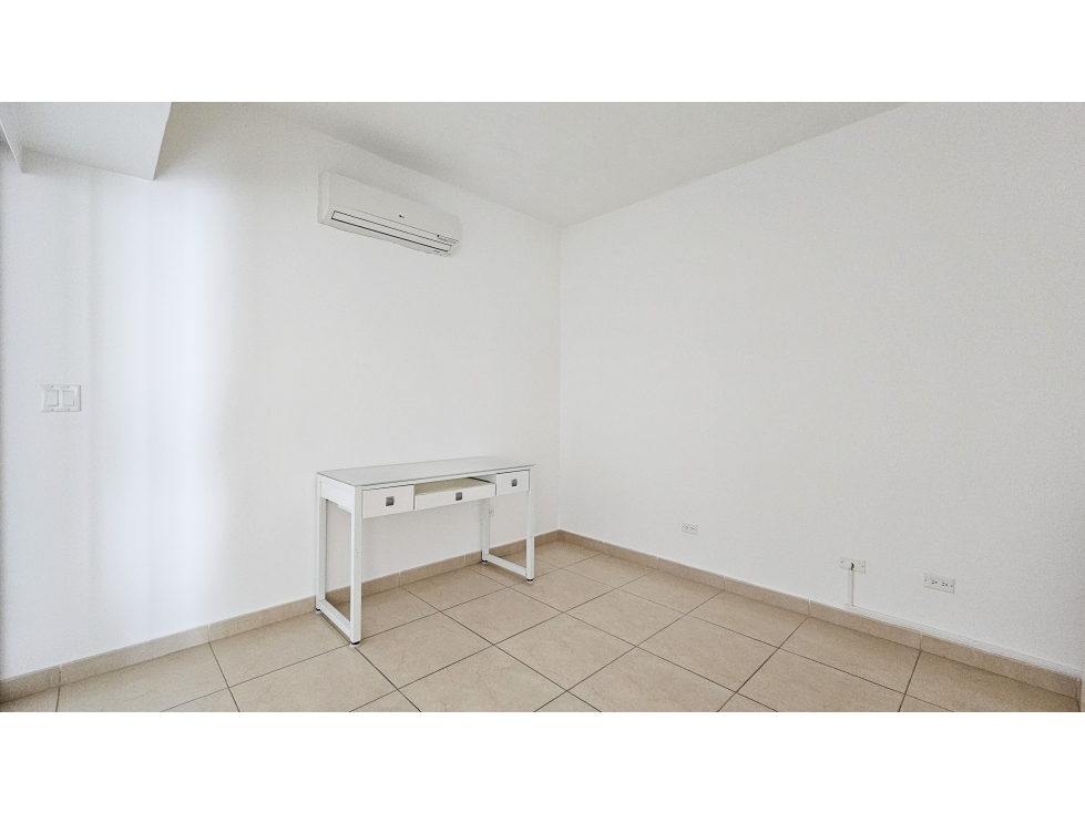 ALQUILER APARTAMENTO VISTA AL MAR AV. BALBOA PH WHITE KAF — foto 5