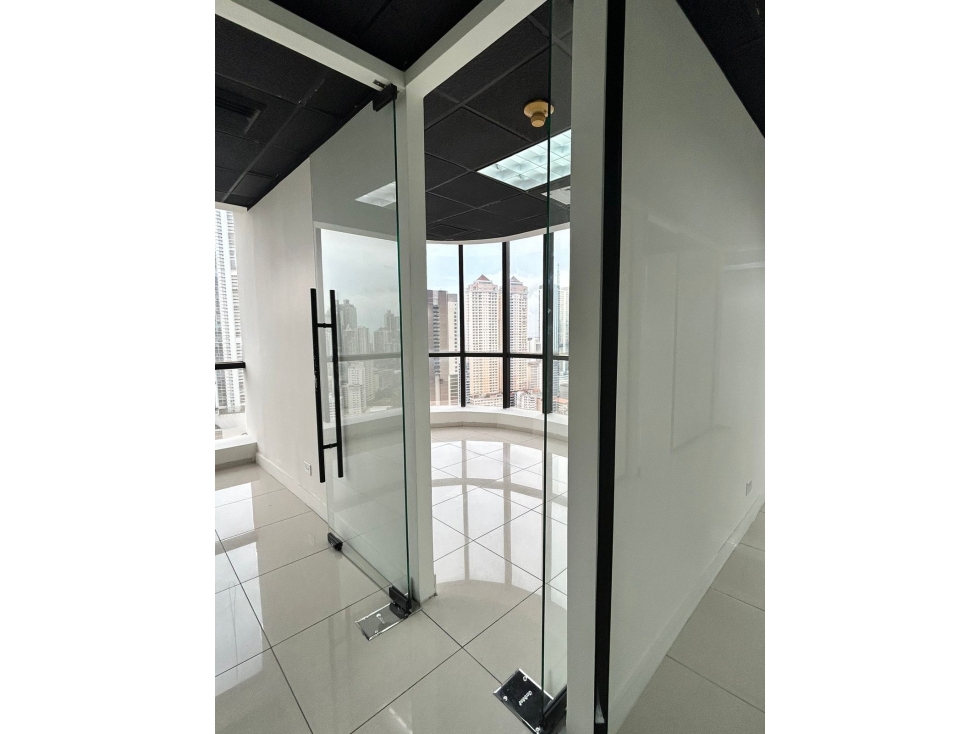ALQUILER OFICINAS AMOBLADAS EN CALLE 50-175M2 KAF — foto 5