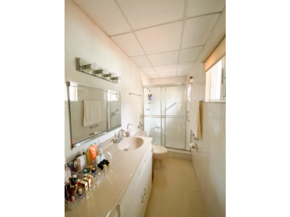 VENTA CASA DUPLEX EN MIRAFLORES EV — foto 4