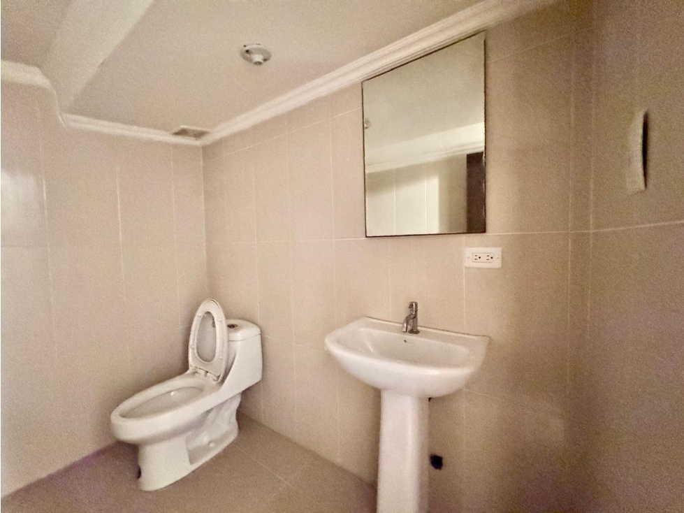 ALQUILER LOCAL COMERCIAL FRENTE A SOHO MALL 291 m² — foto 4
