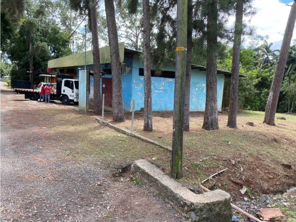 Vendo Remato Local comercial con apartamentos en Chorrera - 5