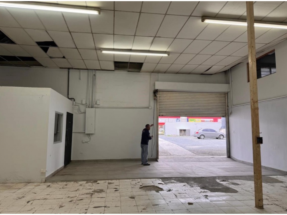 ALQUILER LOCAL 24 DICIEMBRE 2014.11M2 EXCELENTE UBICACIÓN CV — foto 4