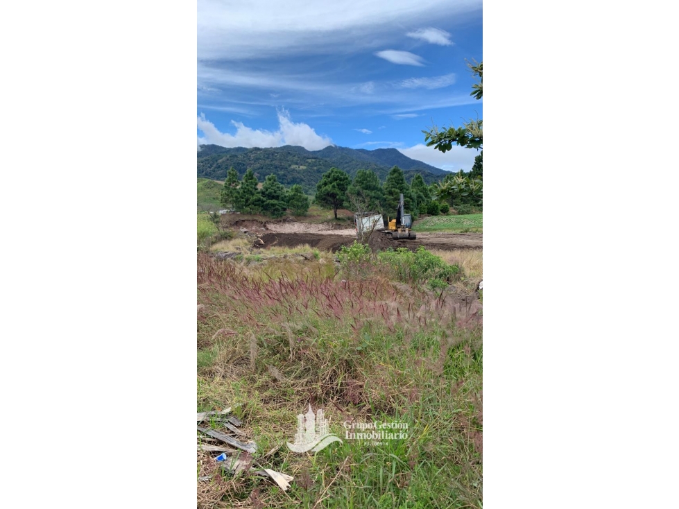 Vendo Lote en Paso Ancho Tierras Altas Volcan a orilla de Carretera