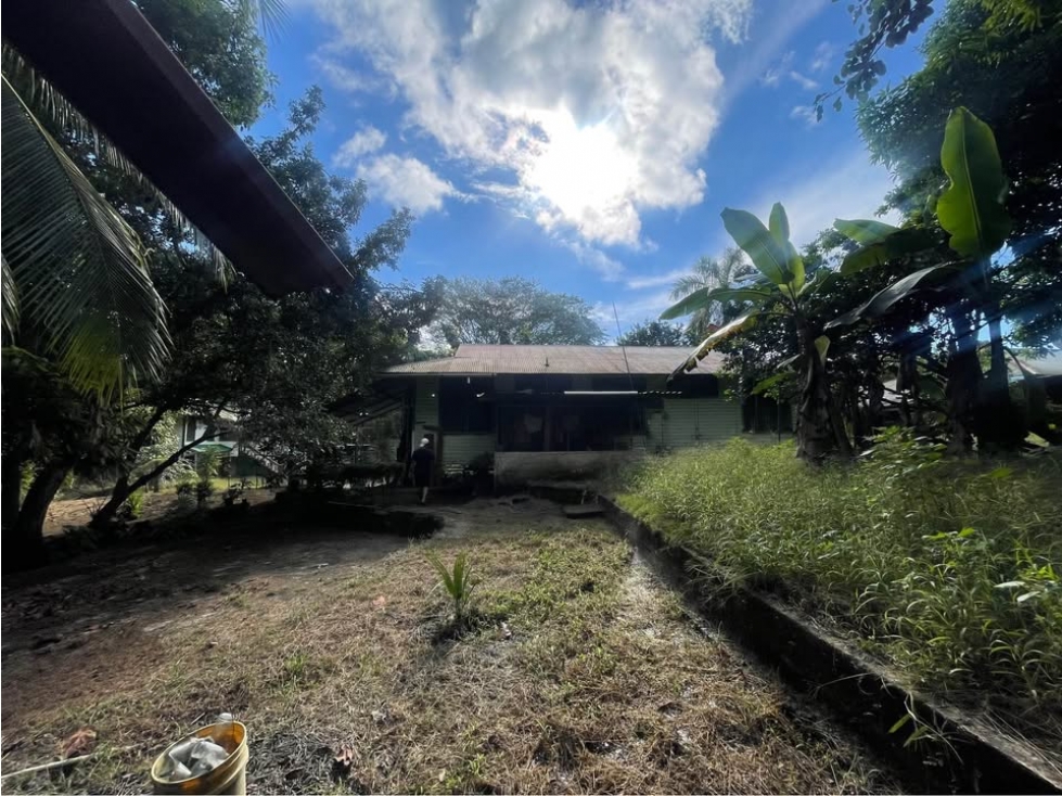 CASA CON TERRENO DE 5800MTS PUERTO ARMUELLES - 3