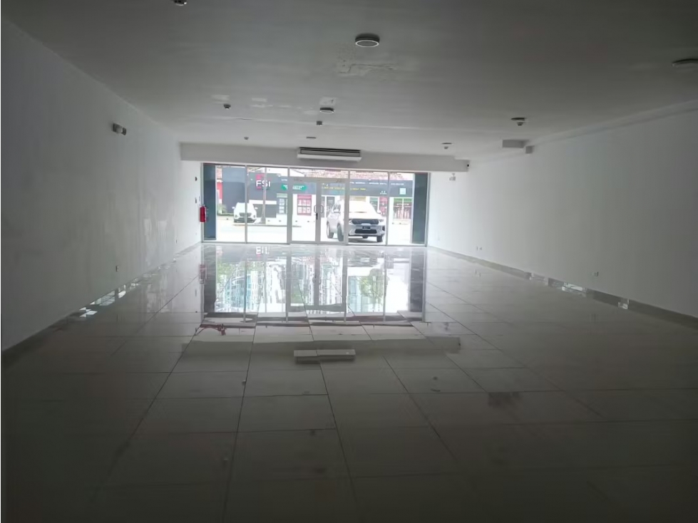 ALQUILER LOCAL COMERCIAL BELLA VISTA 170M2 VÍA ESPAÑA — foto 2