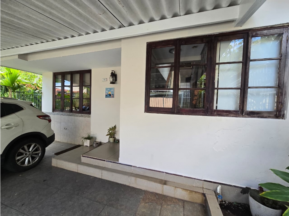 VENTA DE AMPLIA CASA DE 177MT2 EN CONDADO DEL REY REMODELADA AQ — foto 3