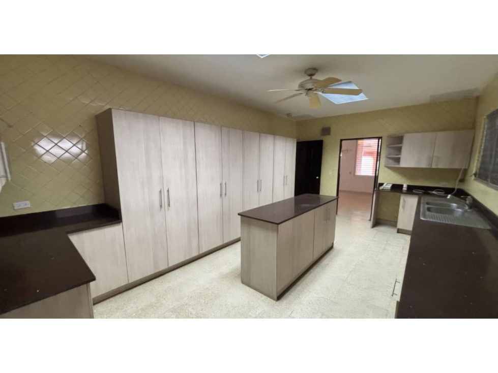 VENTA DE CASA CON 1.000 M2 DE TERRENO EN EL CARMEN, BELLA VISTA AQ - 2