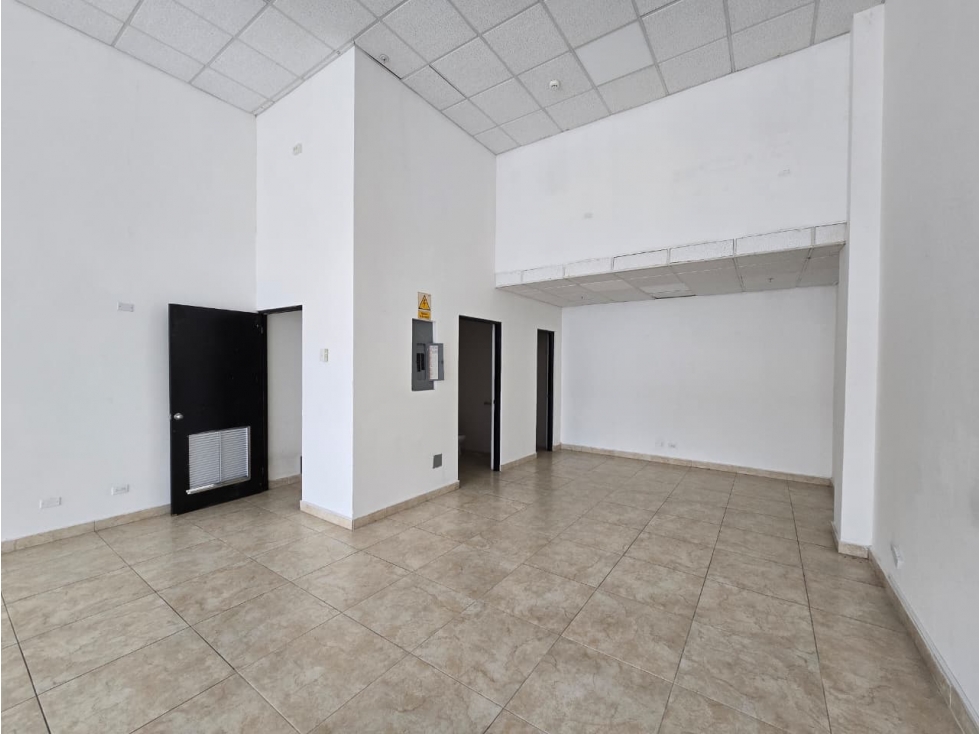 ALQUILER DE LOCAL COMERCIAL EN VILLA LUCRE AQ - 5