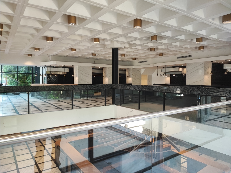 VENTA EDIFICIO COMERCIAL PARA RESTAURANTE-BANCO 25 ESTACIOMIENTOS - 5