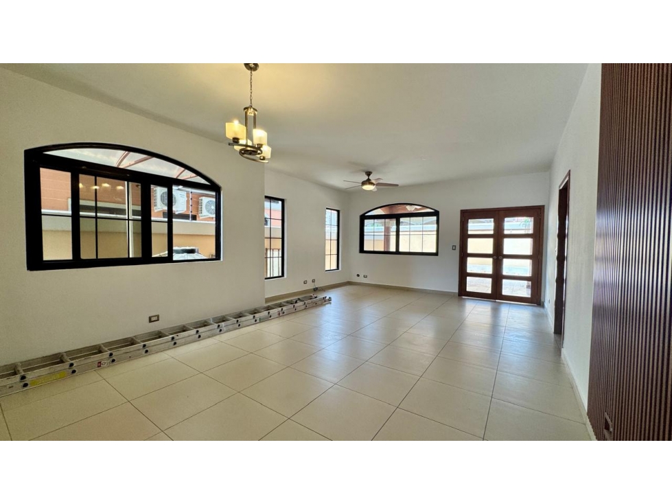ALQUILER CASA COSTA SUR 4 RECAMARAS PH EL DORAL NRR — foto 2