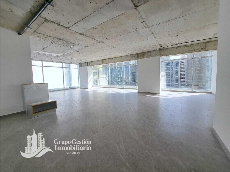 ALQUILER OFICINA 144M2 EN SORTIS OBARRIO KAF