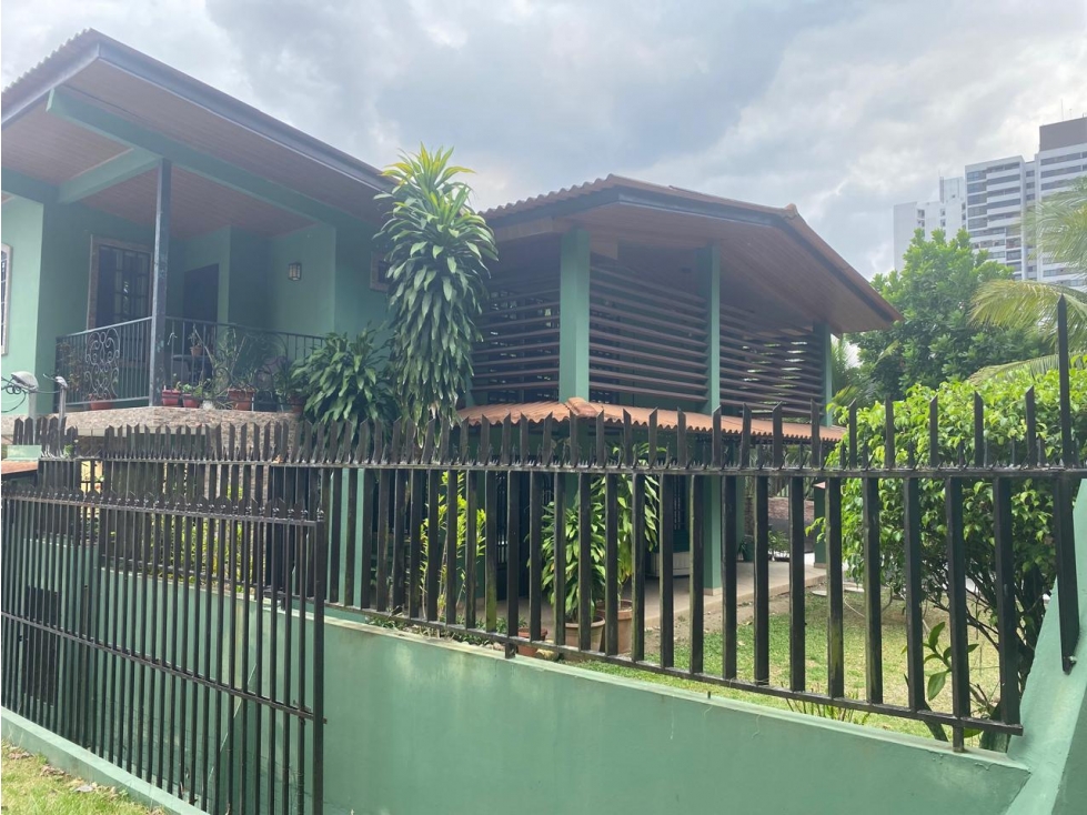 SE VENDE LUJOSA CASA REMODELADA CON INMENSA TERRAZA EN CD. DEL REY AQ — foto 3