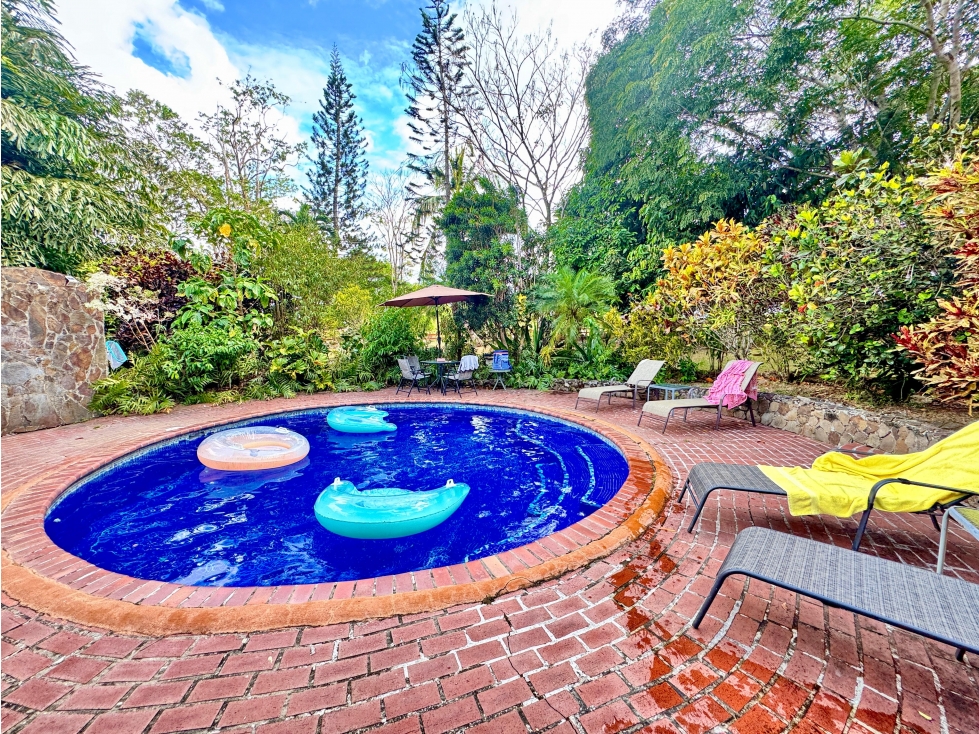 VENTA CASA EN CHAME, SORA CON PISCINA 7000M2 CV
