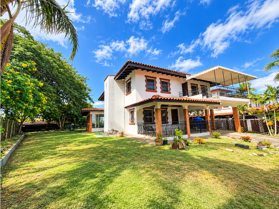 ALQUILER CASA EL DORADO AMOBLADA 700M2 ZONA TRANQUILA CV