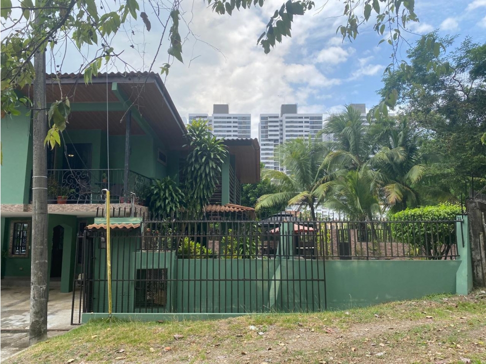 SE VENDE LUJOSA CASA REMODELADA CON INMENSA TERRAZA EN CD. DEL REY AQ — foto 4