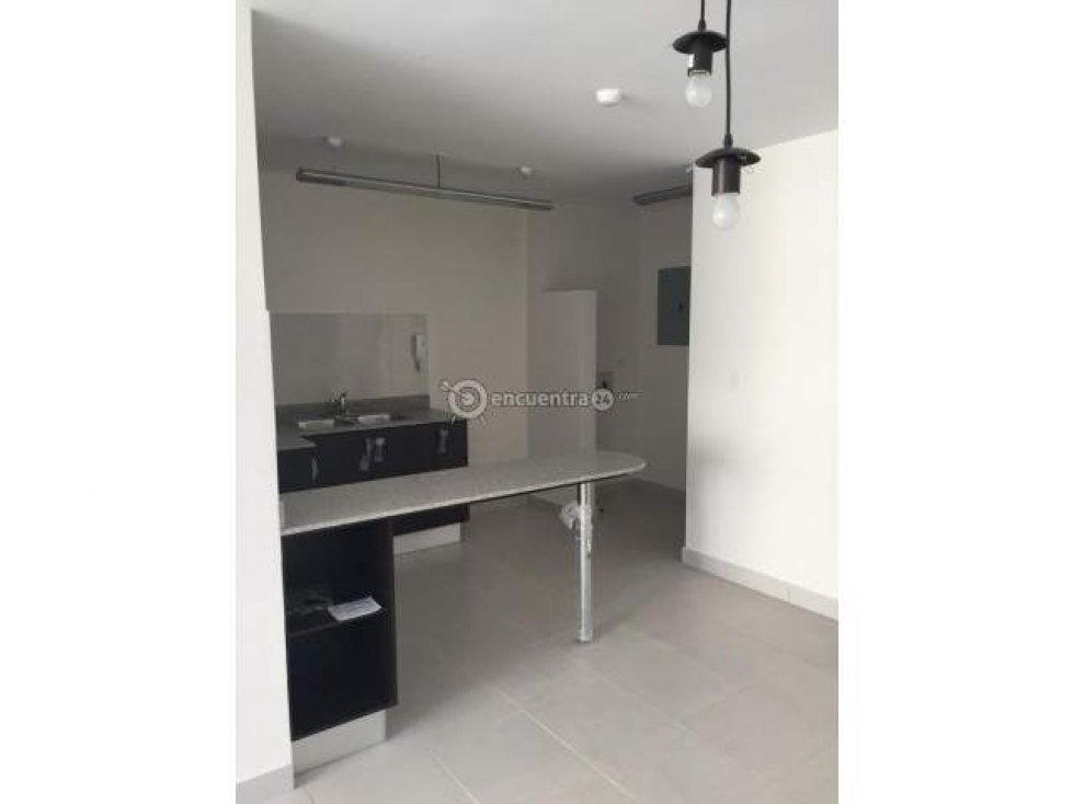 SE ALQUILA APARTAMENTO GREEN PARK CONDADO DEL REY - 4