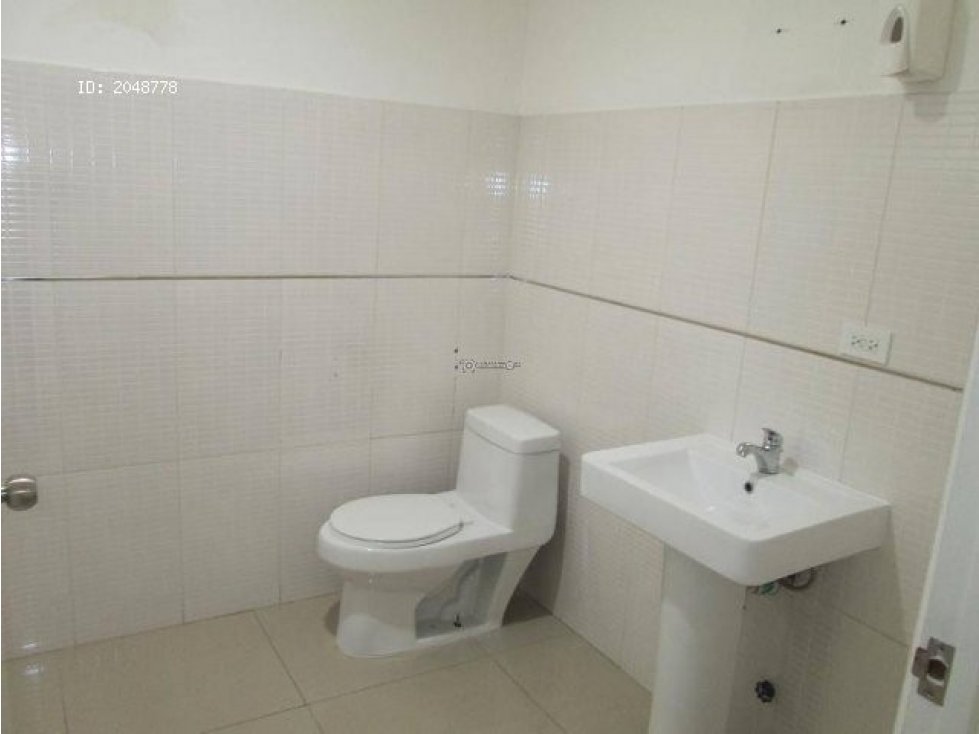 LOCALES COMERCIALES EN ZONA BANCARIA 214 MTS - 4