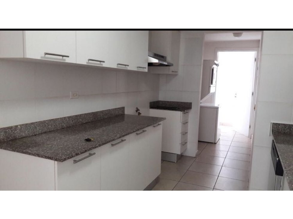 ALQUILO APARTAMENTO PH CONDADO COUNTRY CLUB 3R L/B DISP. 15/4 — foto 3