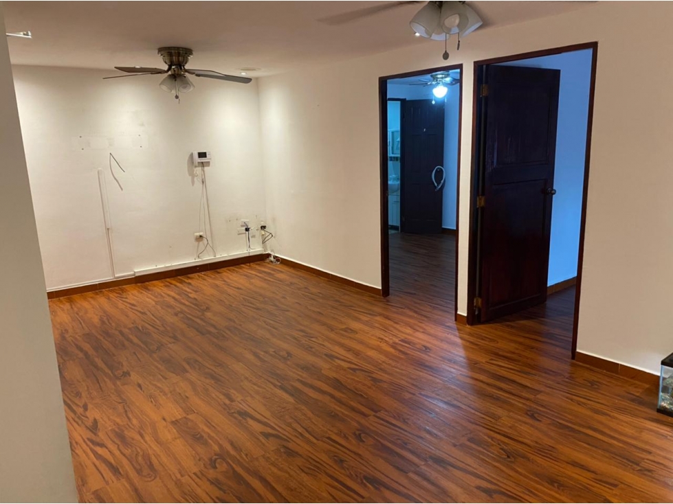 APARTAMENTO PARA USO COMERCIAL O DE OFICINA VIA PORRAS