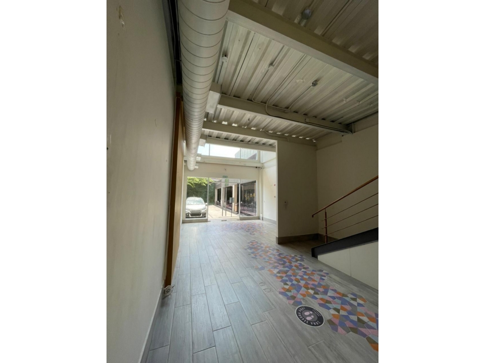 LOCAL DE 106 M2 EN SAN FRANCISCO, EN LA EXCELENTE PLAZA F69 — foto 3