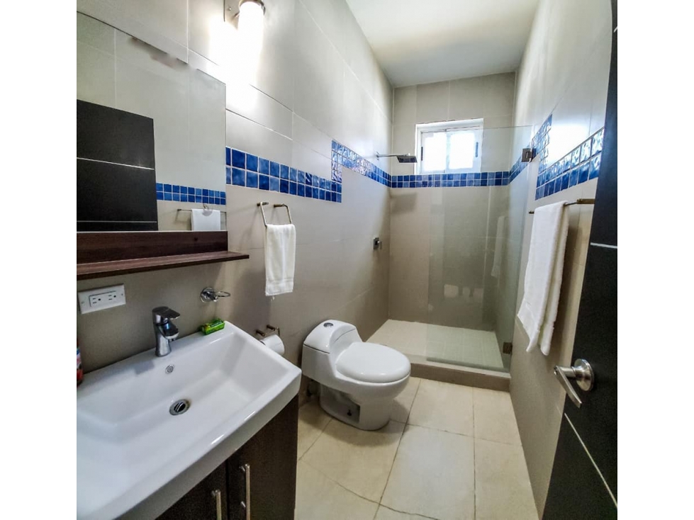 CASA HERMOSA CON PISCINA EN GORGONA — foto 5