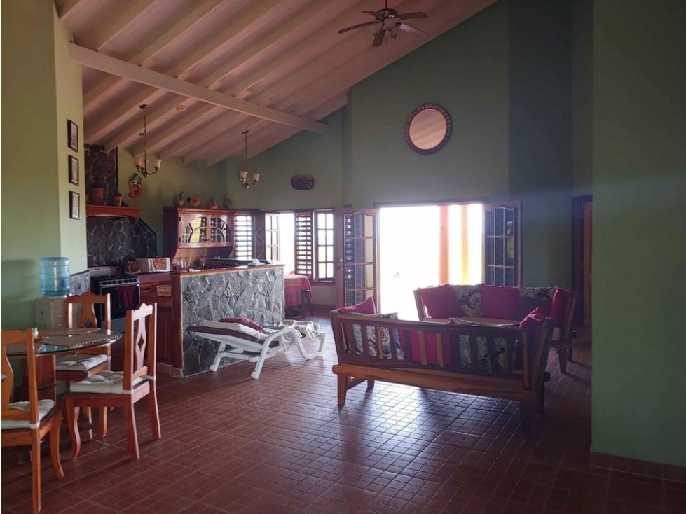 VENDO CASA DE PLAYA A SOLO 30 MINUTOS DE DAVID - 2