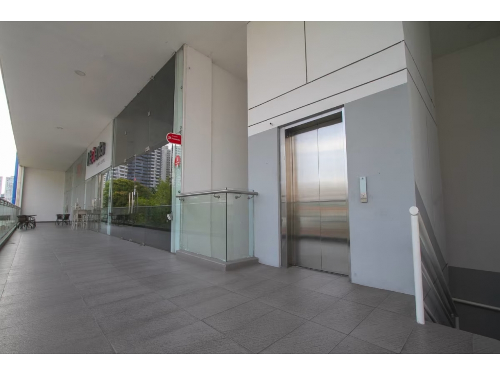 ALQUILER DE LOCAL COMERCIAL PLAZA 76 EN SAN FRANCISCO — foto 5