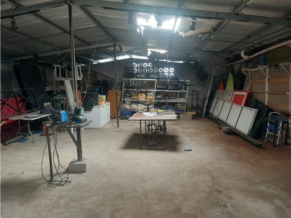 VENTA DE BODEGA EN CHITRÉ - 1