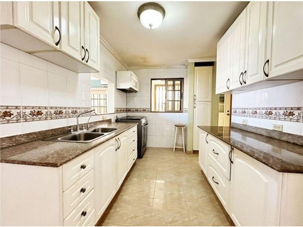 VENTA CASA CENTRICA CON PATIO BETHANIA - 4