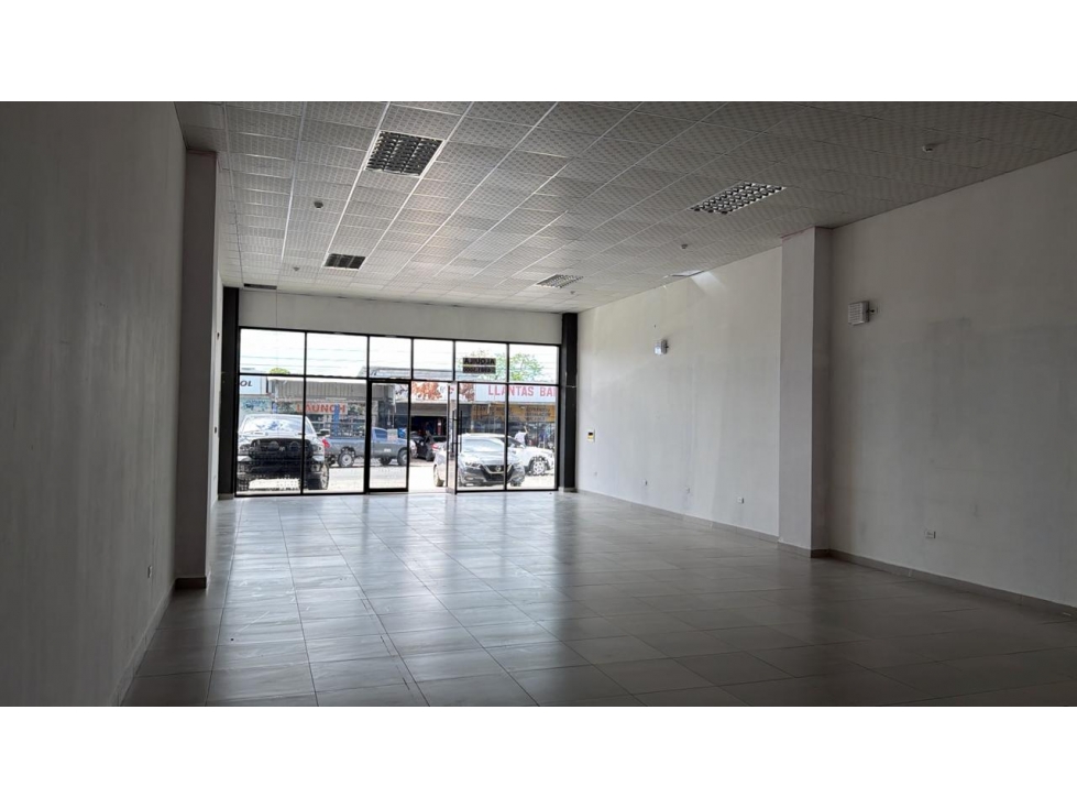 ALQUILER DE LOCAL COMERCIAL EN DAVID, UBICACION ESTRATEGICA — foto 4