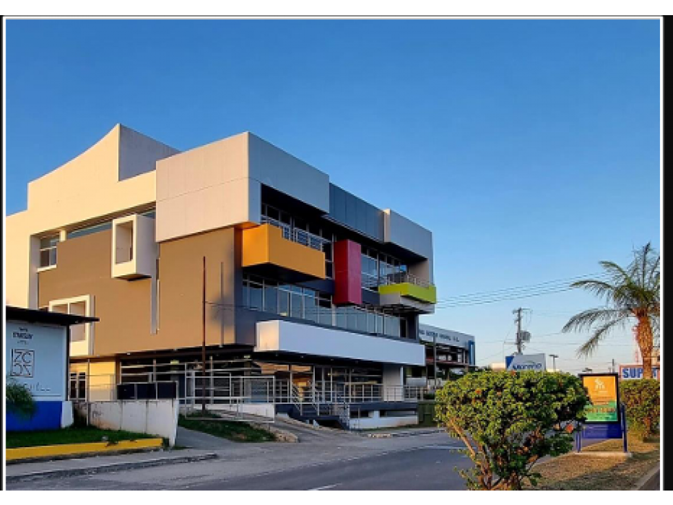 ESPECTACULAR EDIFICIO EN VENTA EN EL CENTRO DE CHITRÉ - 4