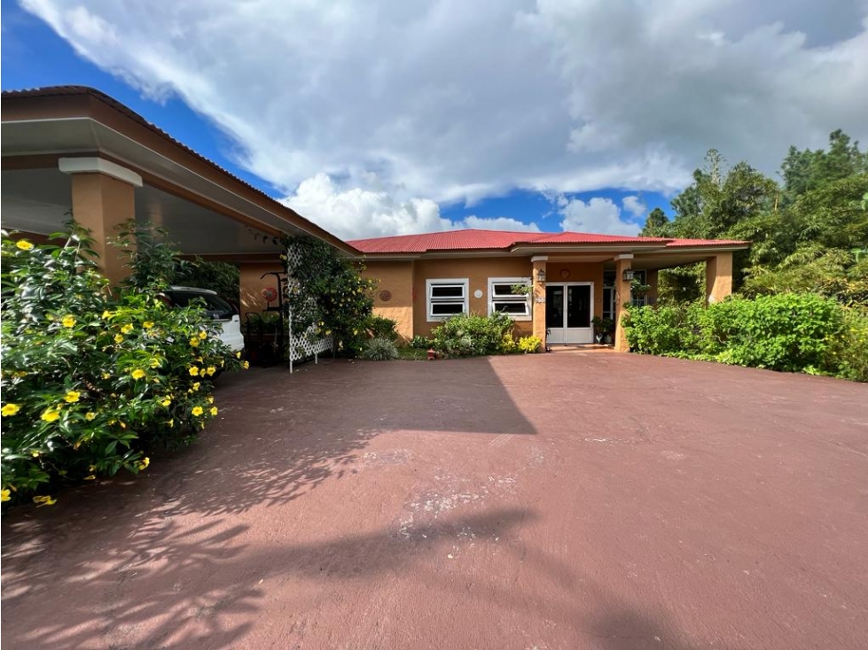 VENTA CASA CON PISCINA EN ALTOS DEL MARIA - 2