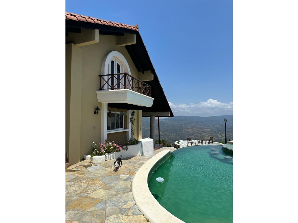 CASA AMPLIA DE 4 HECTAREAS CON PISCINA EN ALTOS DEL MARIA — foto 2