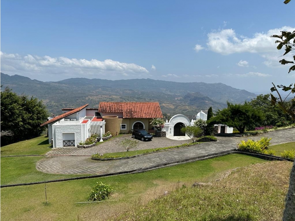 CASA AMPLIA DE 4 HECTAREAS CON PISCINA EN ALTOS DEL MARIA — foto 5