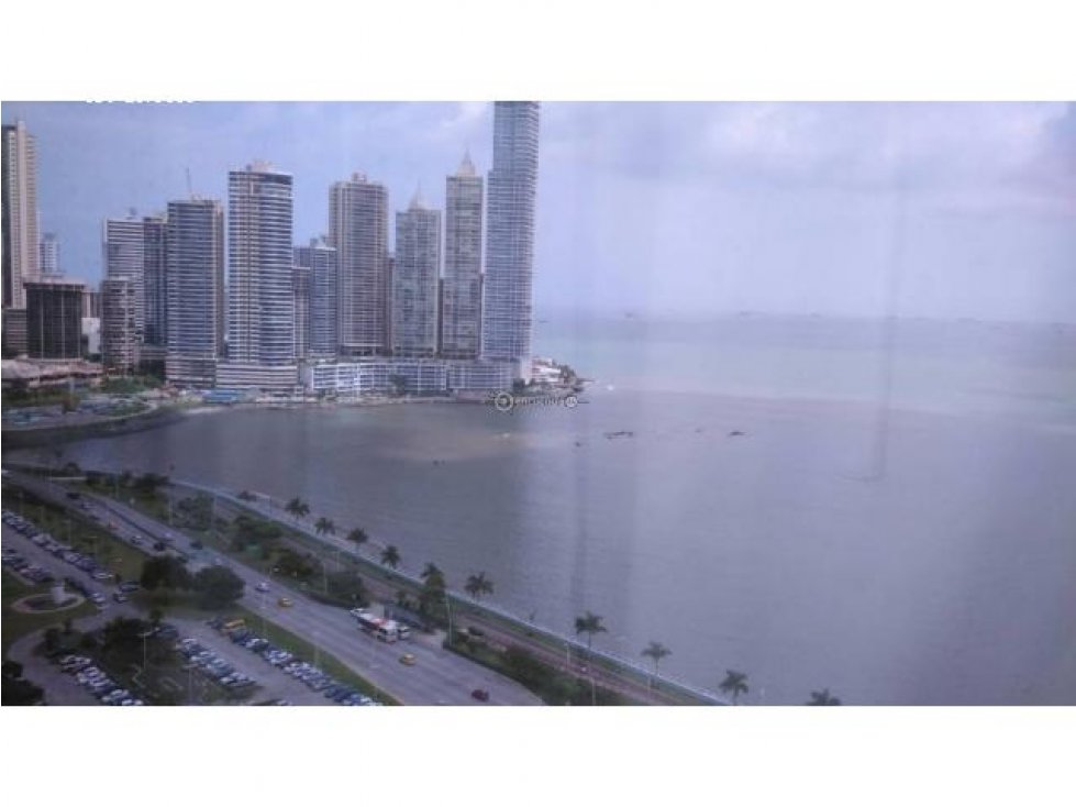VENDO/ALQUILO OFICINA 140MTS2 EN TORRE BICSA - 5