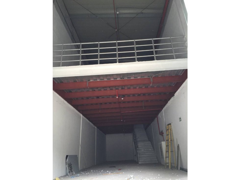 LOCAL EN OBARRIO 260 Y 520 M2 - 4