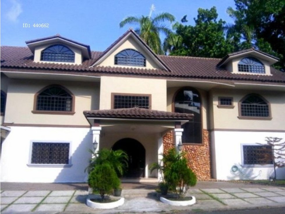 VENDO CASA EN CLAYTON 5REC - 5