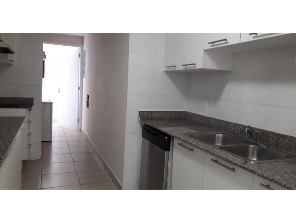 ALQUILO APARTAMENTO PH CONDADO COUNTRY CLUB 3R L/B DISP. 15/4 — foto 2