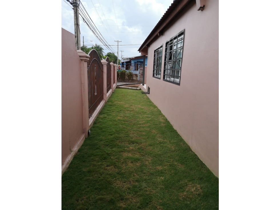 CASA REMODELADA 3 RECAMARAS EN BRISAS DEL GOLF — foto 3