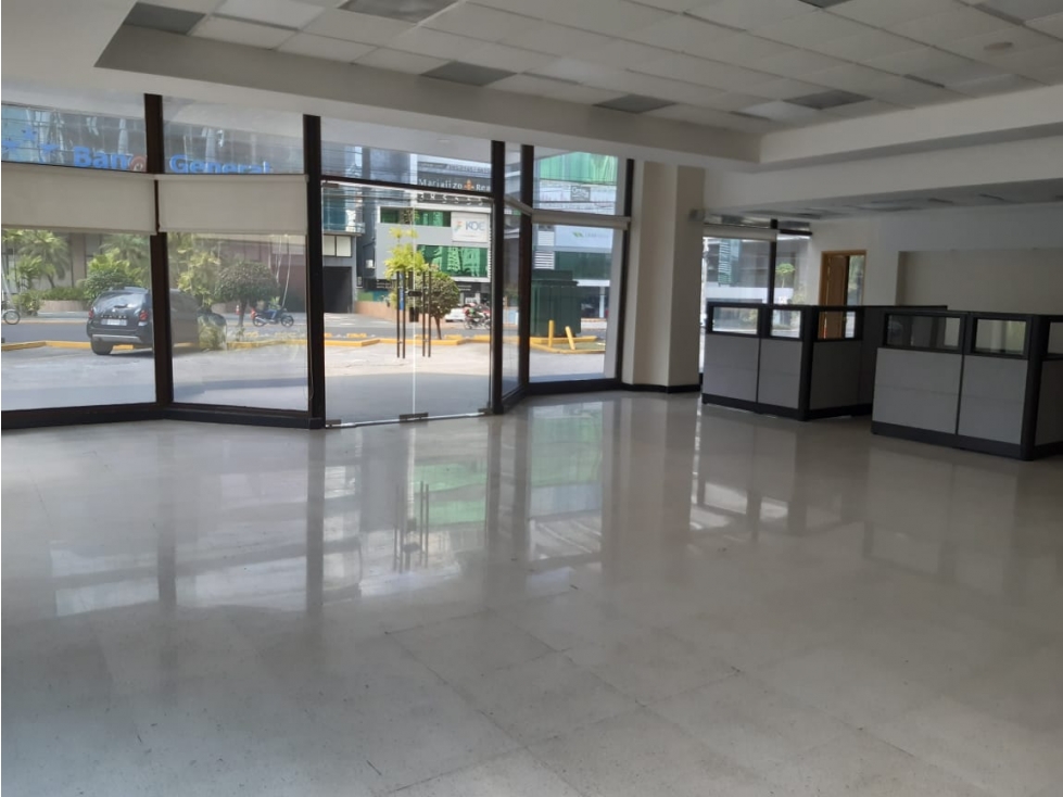 LOCAL 1200M2 ESQUINA CALLE 50 AV. AQUILINO DE LA GUARDIA — foto 3