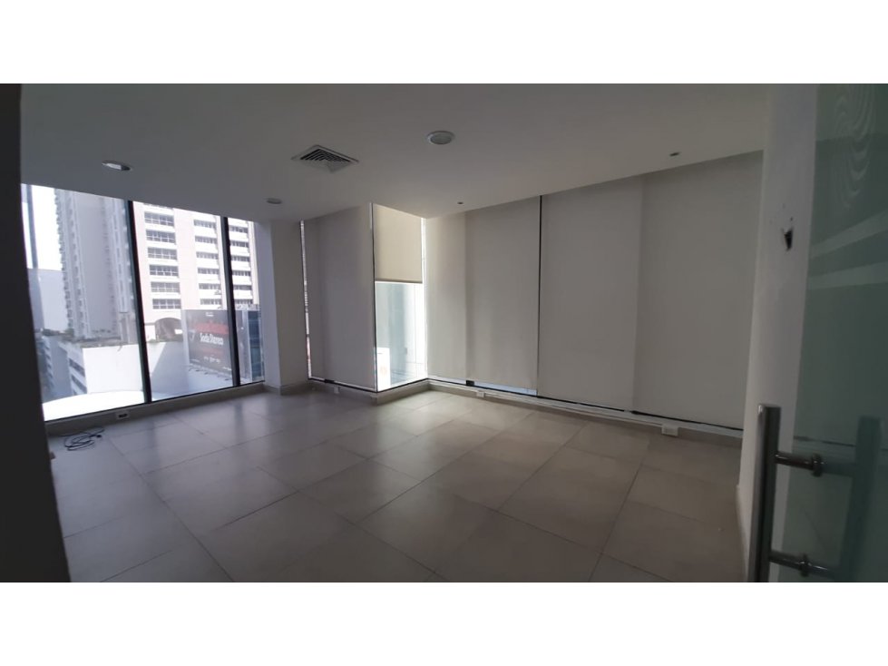 OFICINA 125 M2 EN OBARRIO. PH OMEGA MANTENIMIENTO INCLUIDO — foto 2