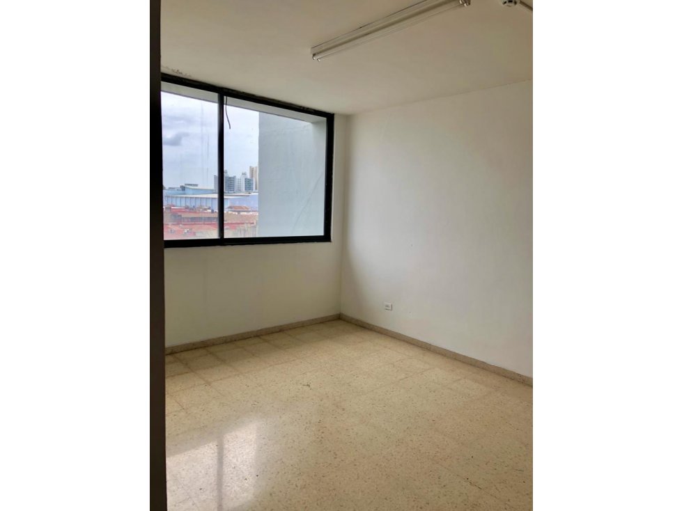 OFICINA 165 m2, FRENTE AL CENTRO COMERCIAL EL DORADO, PLAZA CENTRO - 5