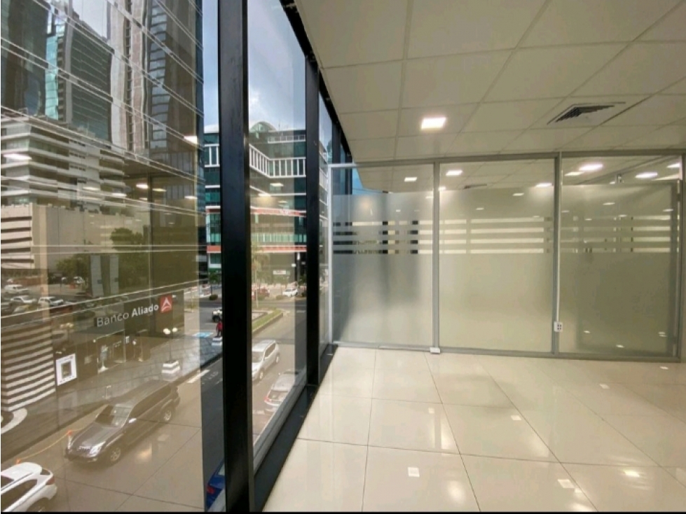 OFICINA REMODELADA 184M2 EN PLAZA OBARRIO