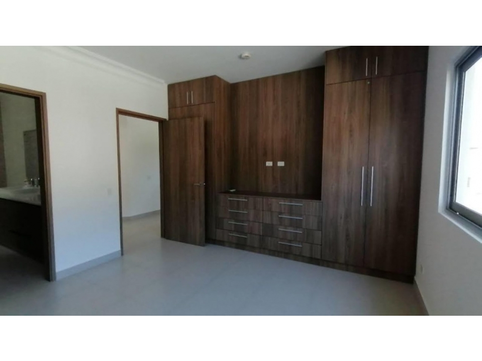 CASA DE 3REC 240MTS2 EN ALTOS DEL PARQUE - 5