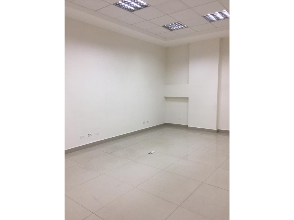 ALQUILER OFICNA/LOCAL EN PLANTA BAJA 500M2 BELLA VISTA, PH BLUE PARK — foto 5