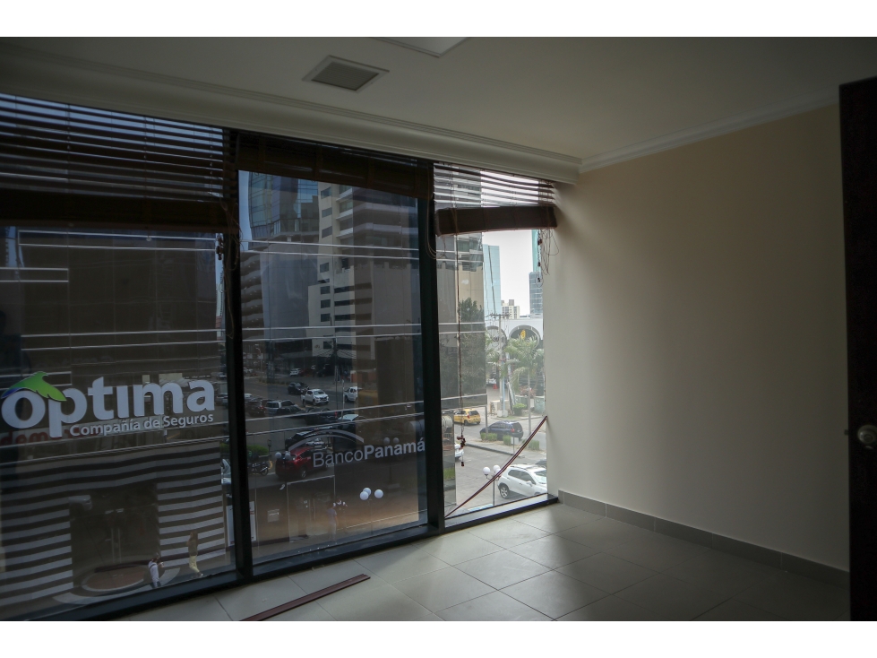 OFICINA 136 M2 CON DIVISIONES MANTENIMIENTO INCLUIDO, PLAZA OBARRIO — foto 5