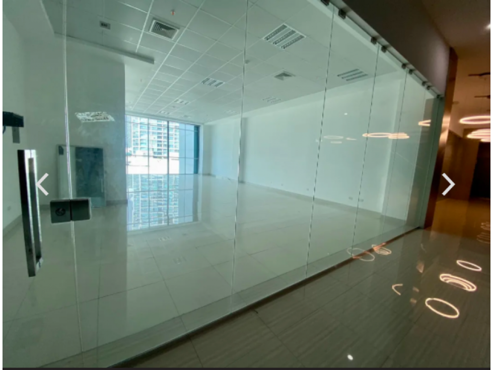 ALQUILER OFICINA 128 m2 CON VISTA, SKY BUSINESS CENTER — foto 2