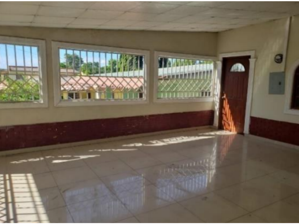 ALQUILER O VENTA DE CASA CENTRICA EN CHITRE - 1