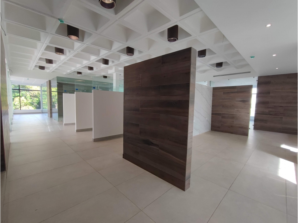 VENTA EDIFICIO COMERCIAL PARA RESTAURANTE-BANCO 25 ESTACIOMIENTOS - 4